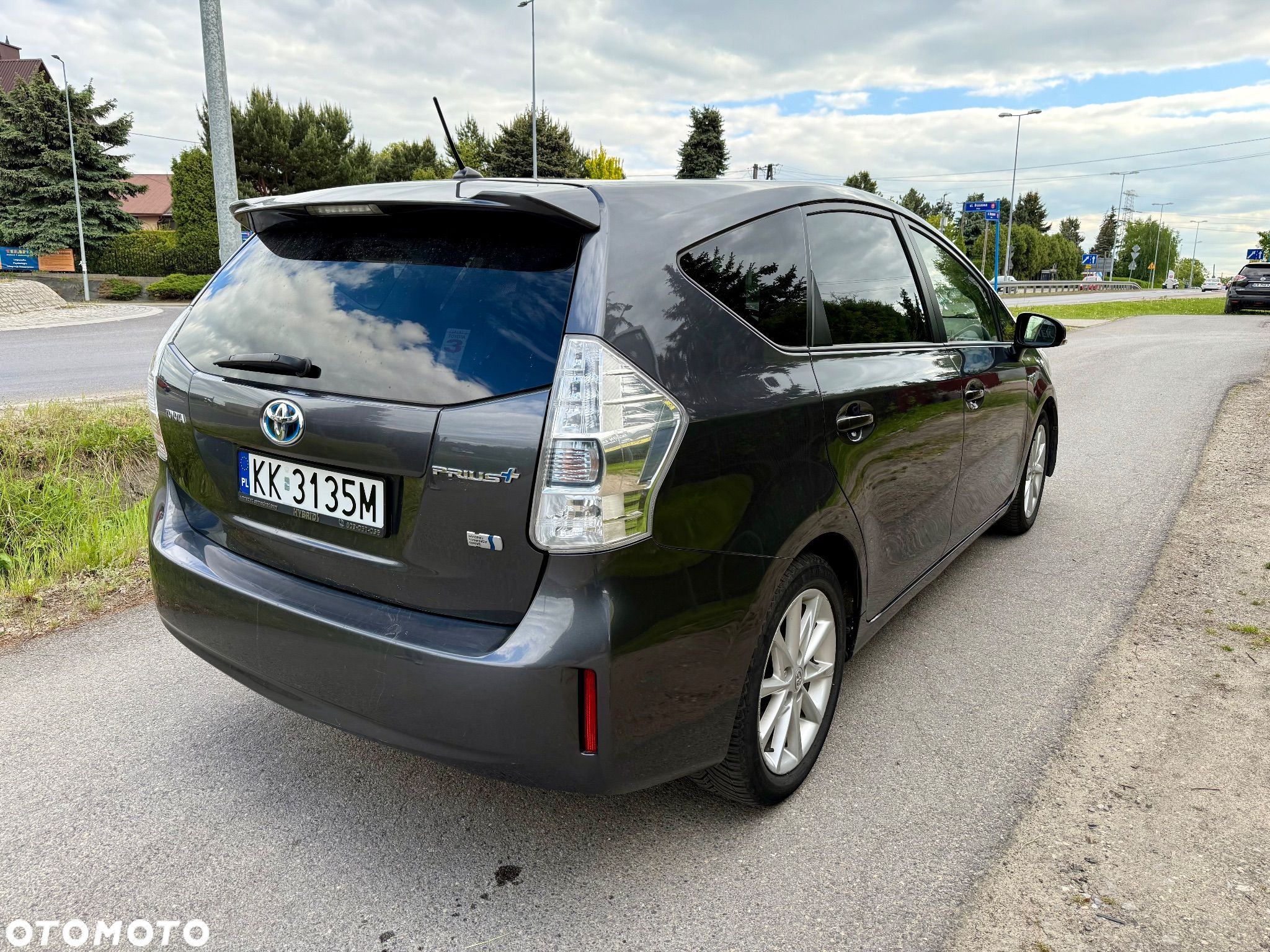 Toyota Prius+ - 1