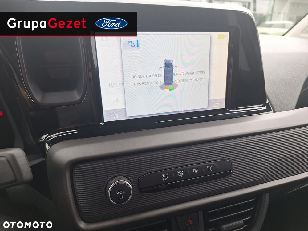 Ford Transit Courier - 10