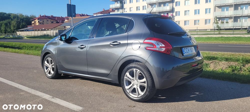 Peugeot 208 - 5