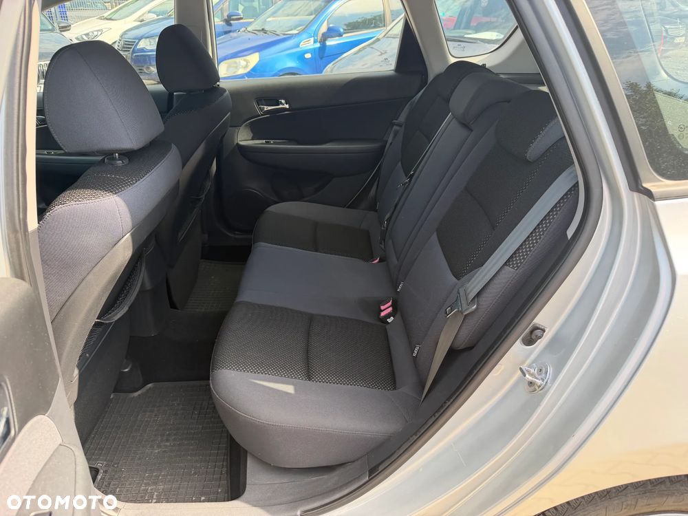 Hyundai i30 1.6 CRDi Classic + - 10