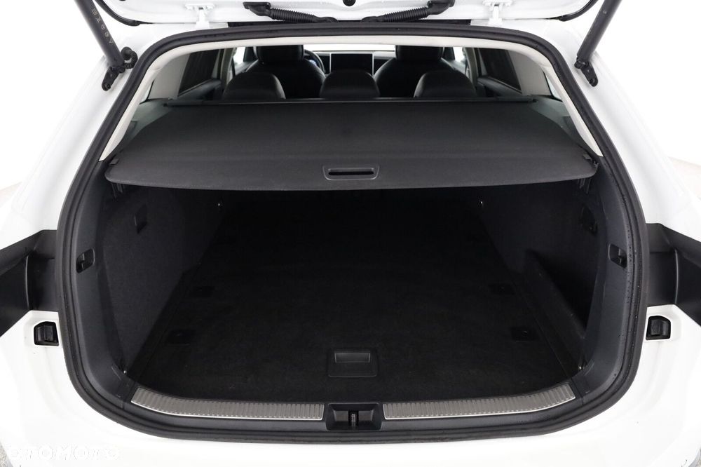 Volkswagen Passat - 24