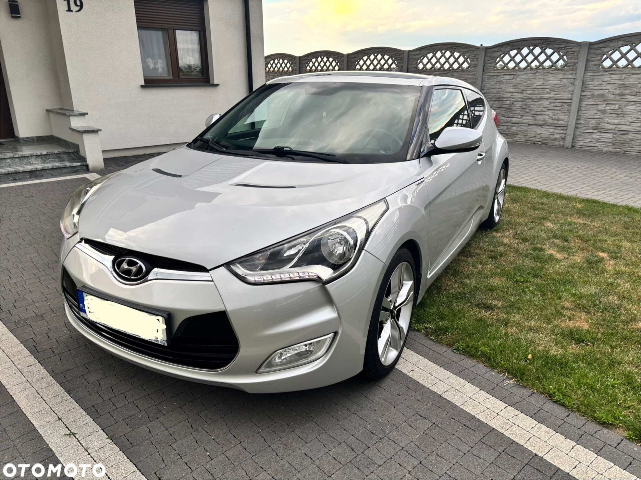Hyundai Veloster - 2