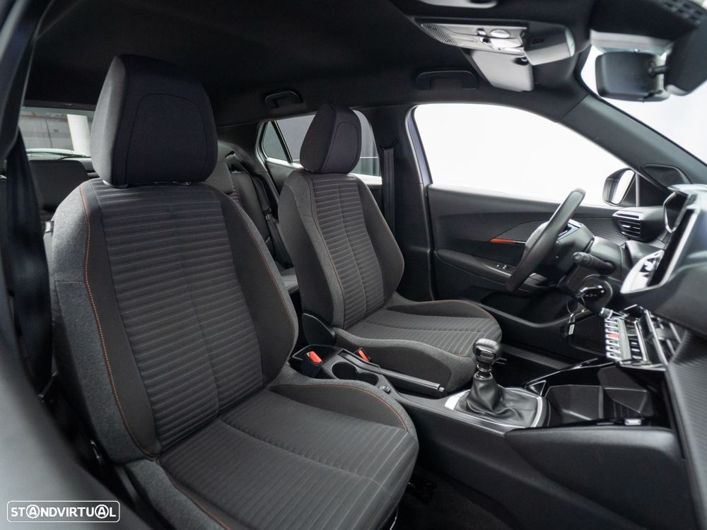 Peugeot 2008 1.2 PureTech Active Pack - 32