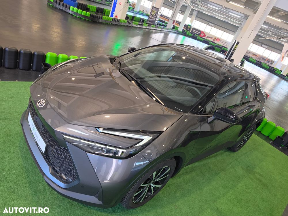 Toyota C-HR 1.8 Hybrid Team Deutschland - 10