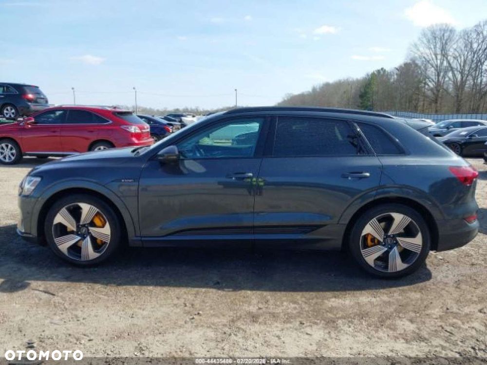 Audi e-tron - 6