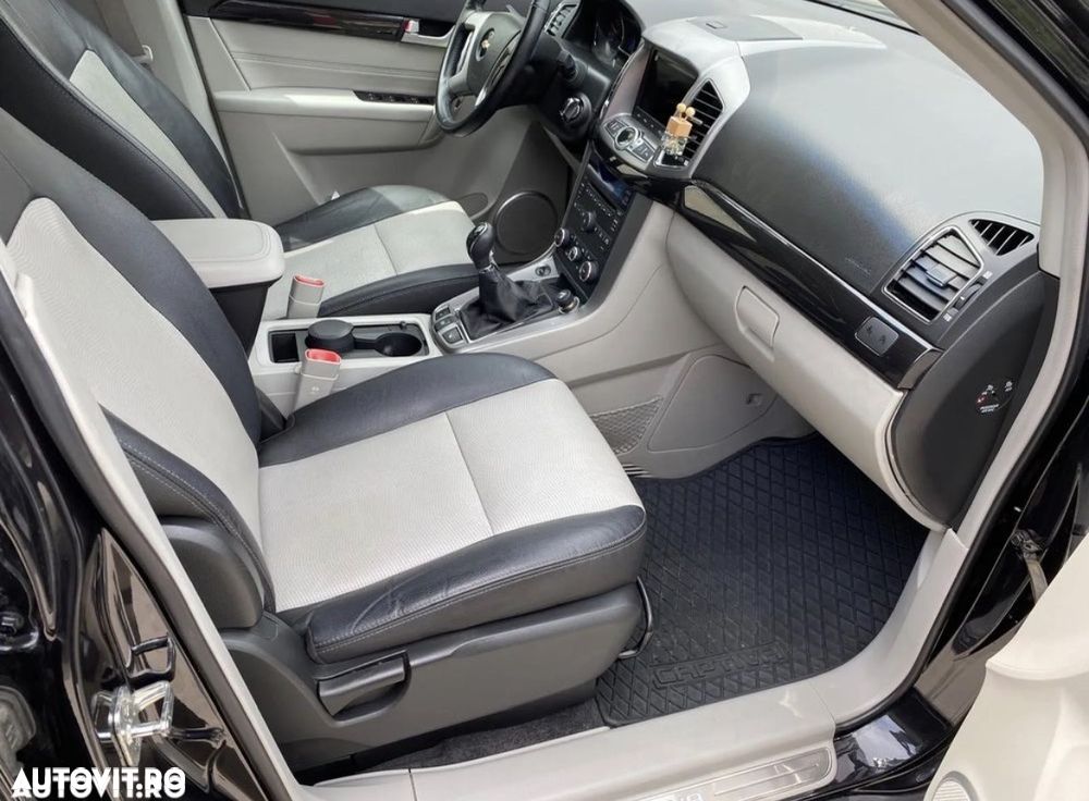 Chevrolet Captiva 2.2D AWD 7 locuri LTZ black leather - 16