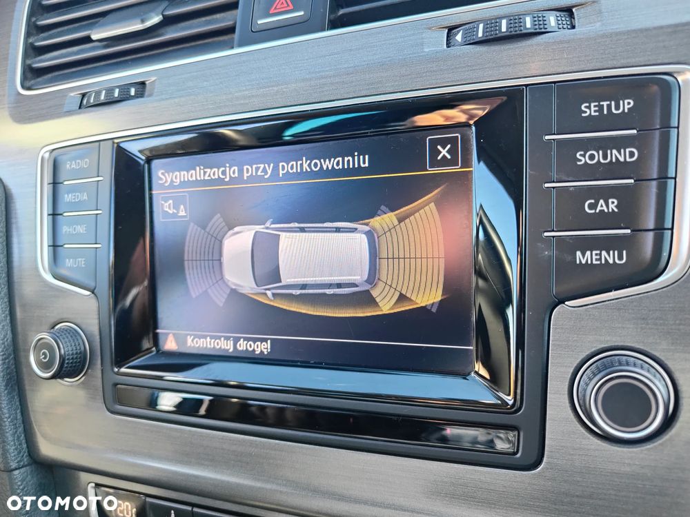 Volkswagen Golf 1.6 TDI Highline - 22