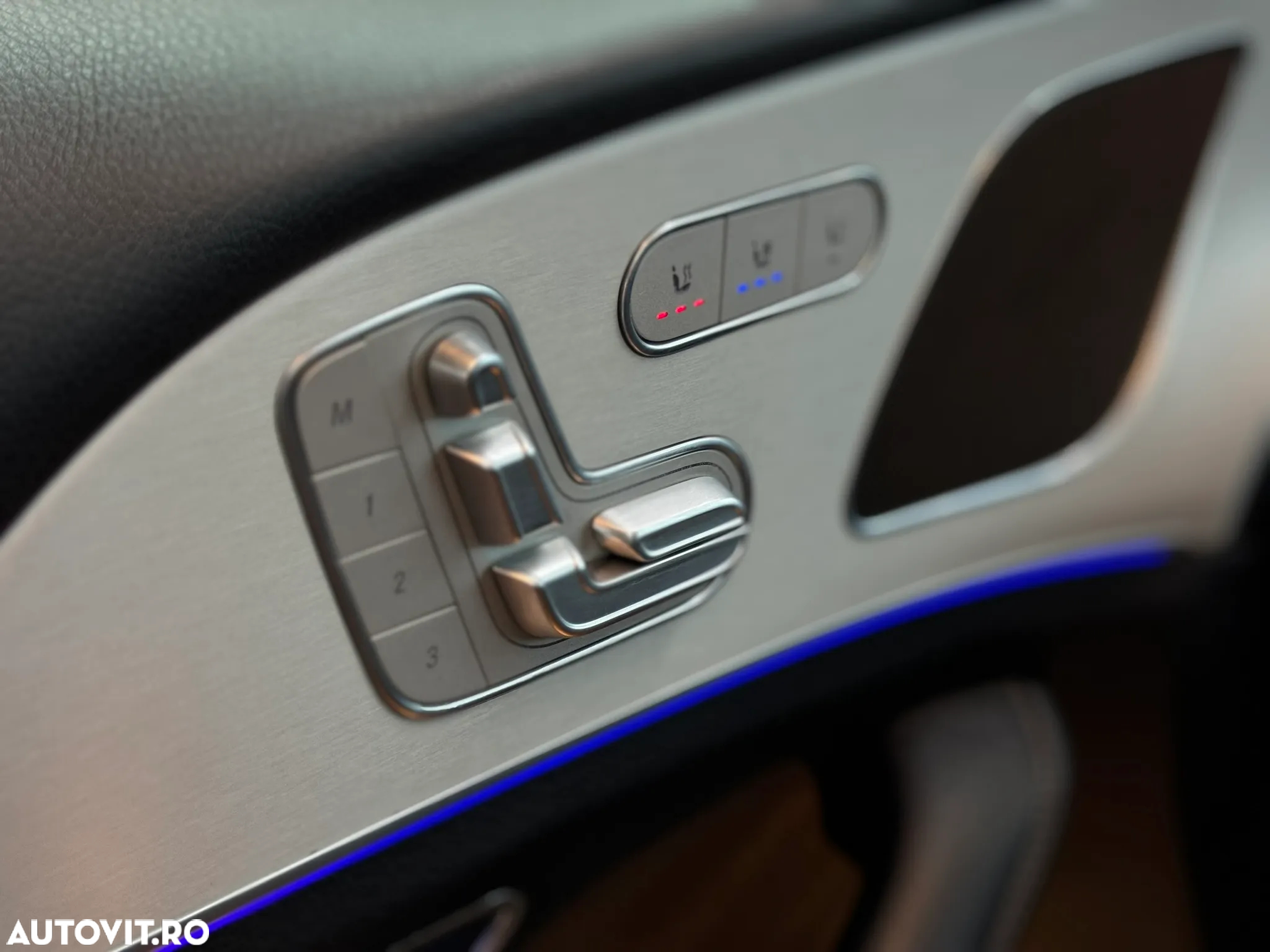 Mercedes-Benz GLE 300 d 4MATIC - 13