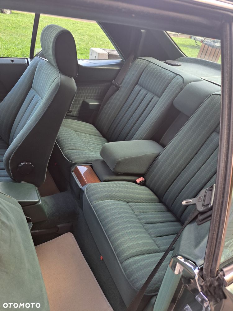 Mercedes-Benz W124 (1984-1993) - 13