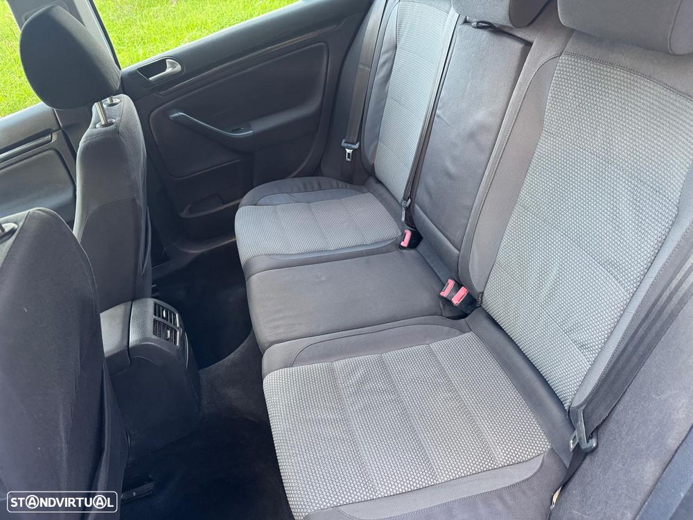 VW Golf Variant - 17