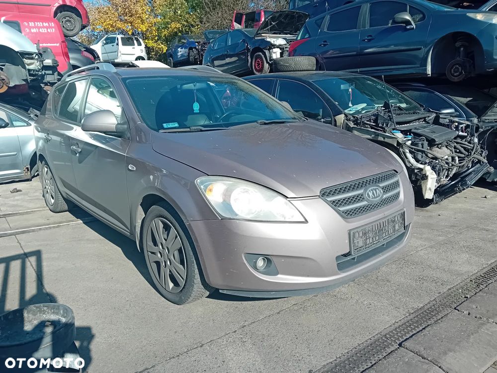 *KIA CEED* Samochód na części - 4