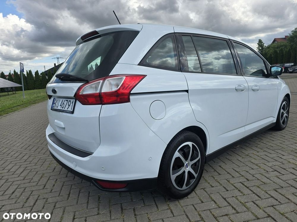 Ford Grand C-MAX - 9
