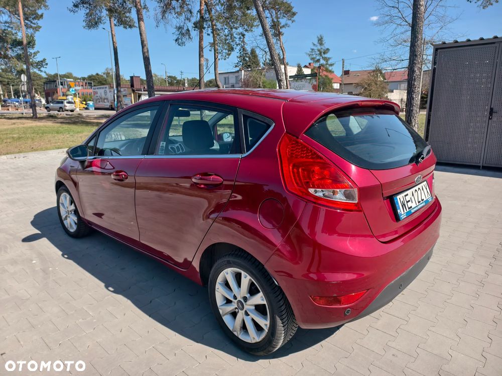 Ford Fiesta 1.4 Ghia - 8