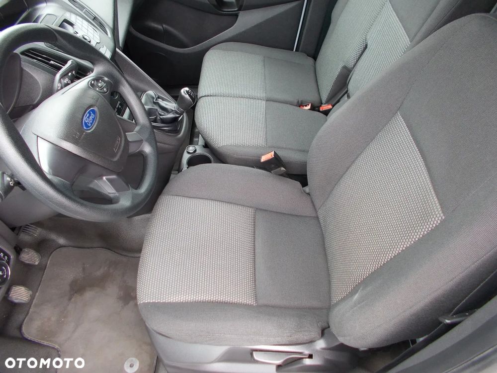Ford Transit Connect - 19