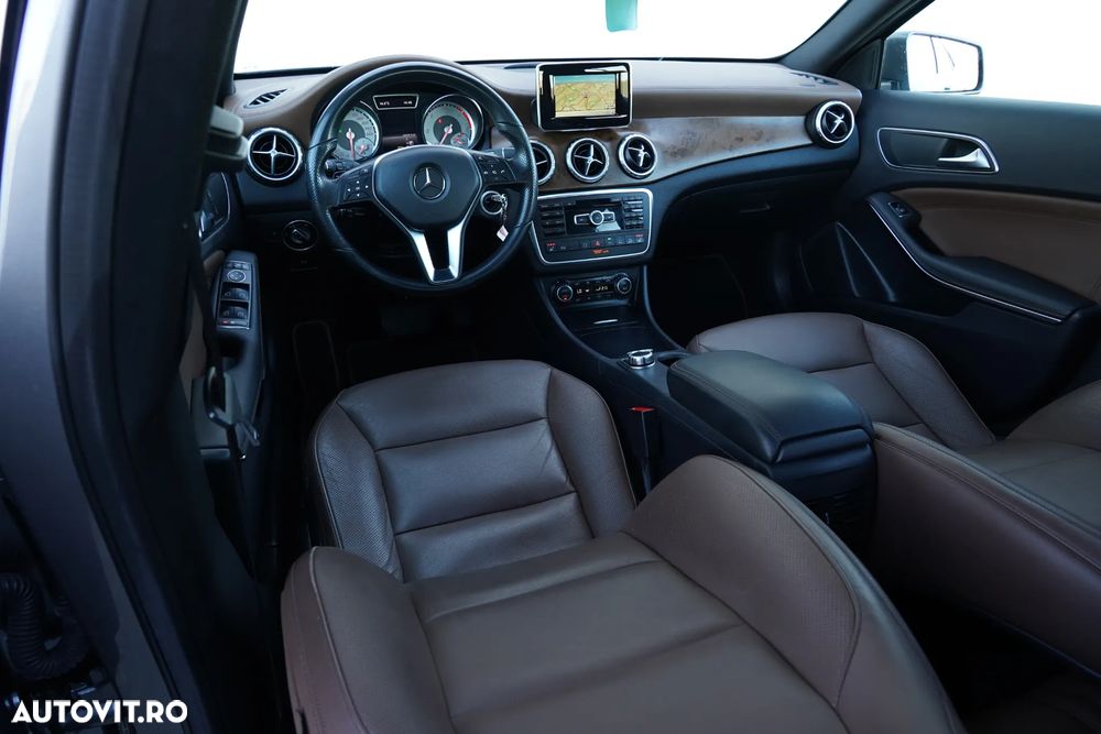 Mercedes-Benz GLA 220 d 4MATIC 7G-DCT Urban - 9