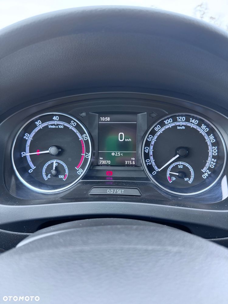 Skoda RAPID 1.0 TSI Ambition - 10