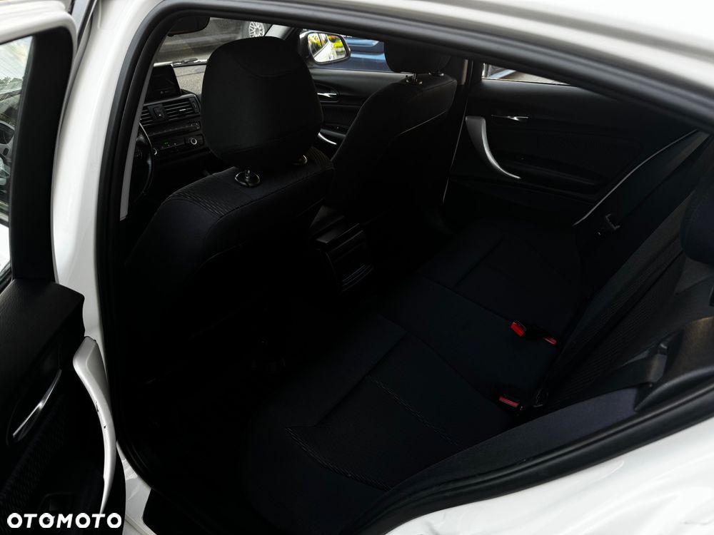 BMW Seria 1 116d EfficientDynamics Sport Line - 16