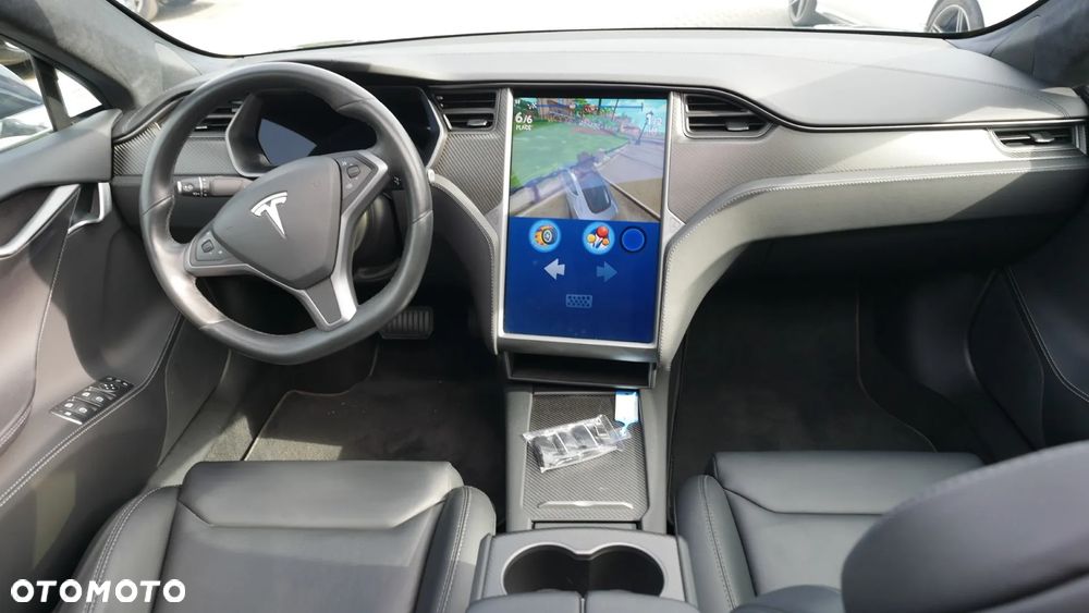 Tesla Model S - 18