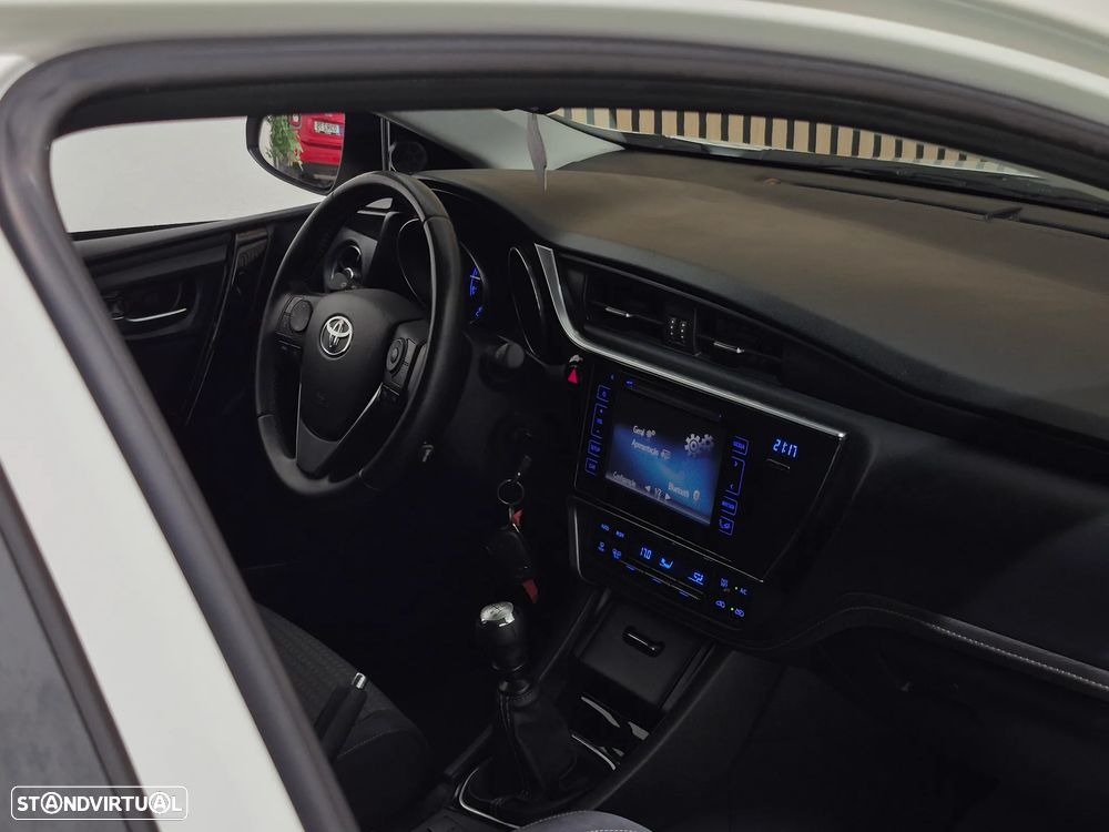Toyota Auris 1.2T Comfort+Pack Techno+P.Sport - 30