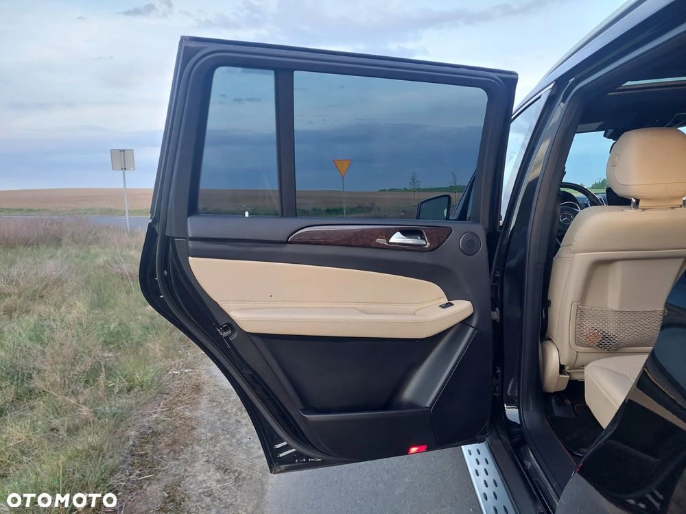 Mercedes-Benz GLS - 19