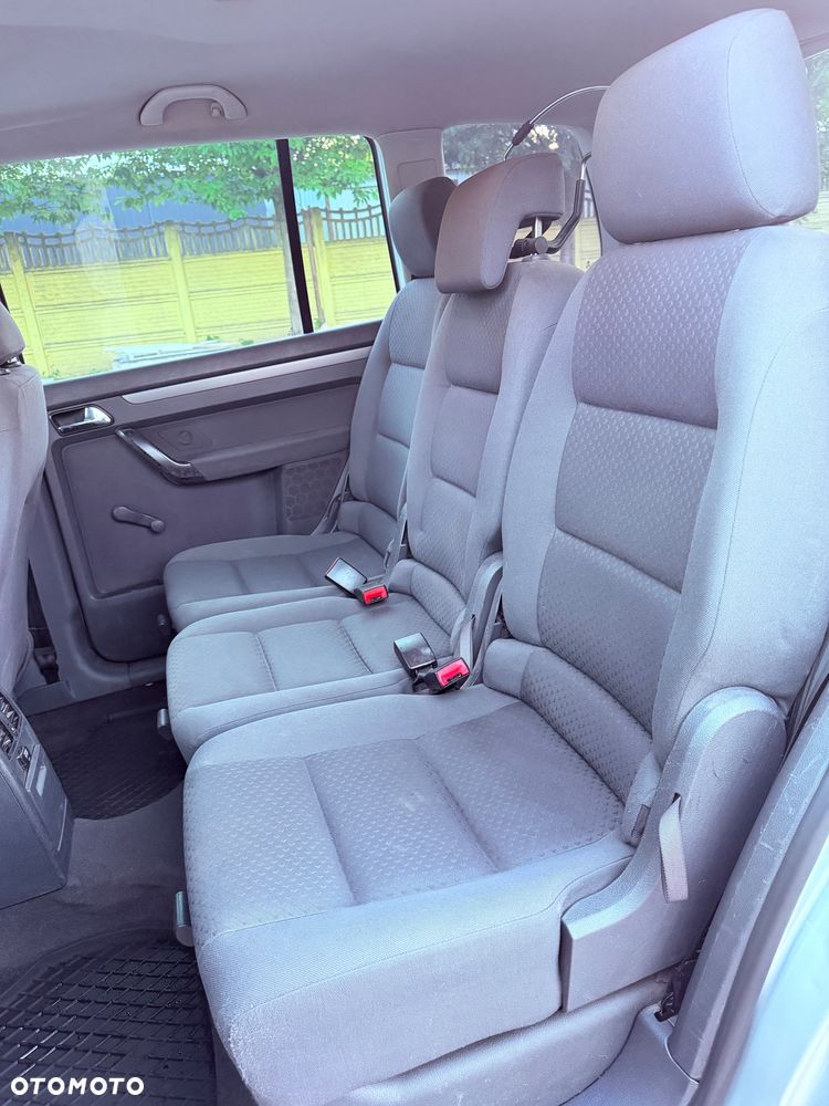 Volkswagen Touran - 13