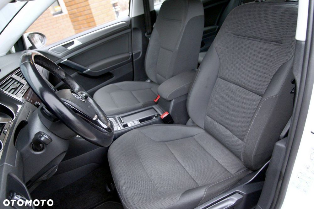 Volkswagen Golf - 17