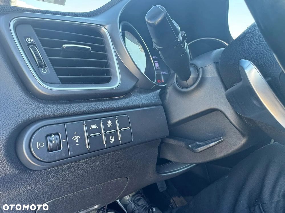 Kia XCeed - 4