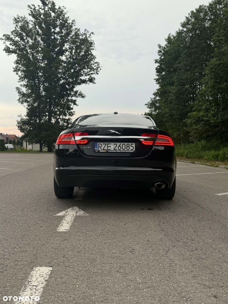 Jaguar XF - 3