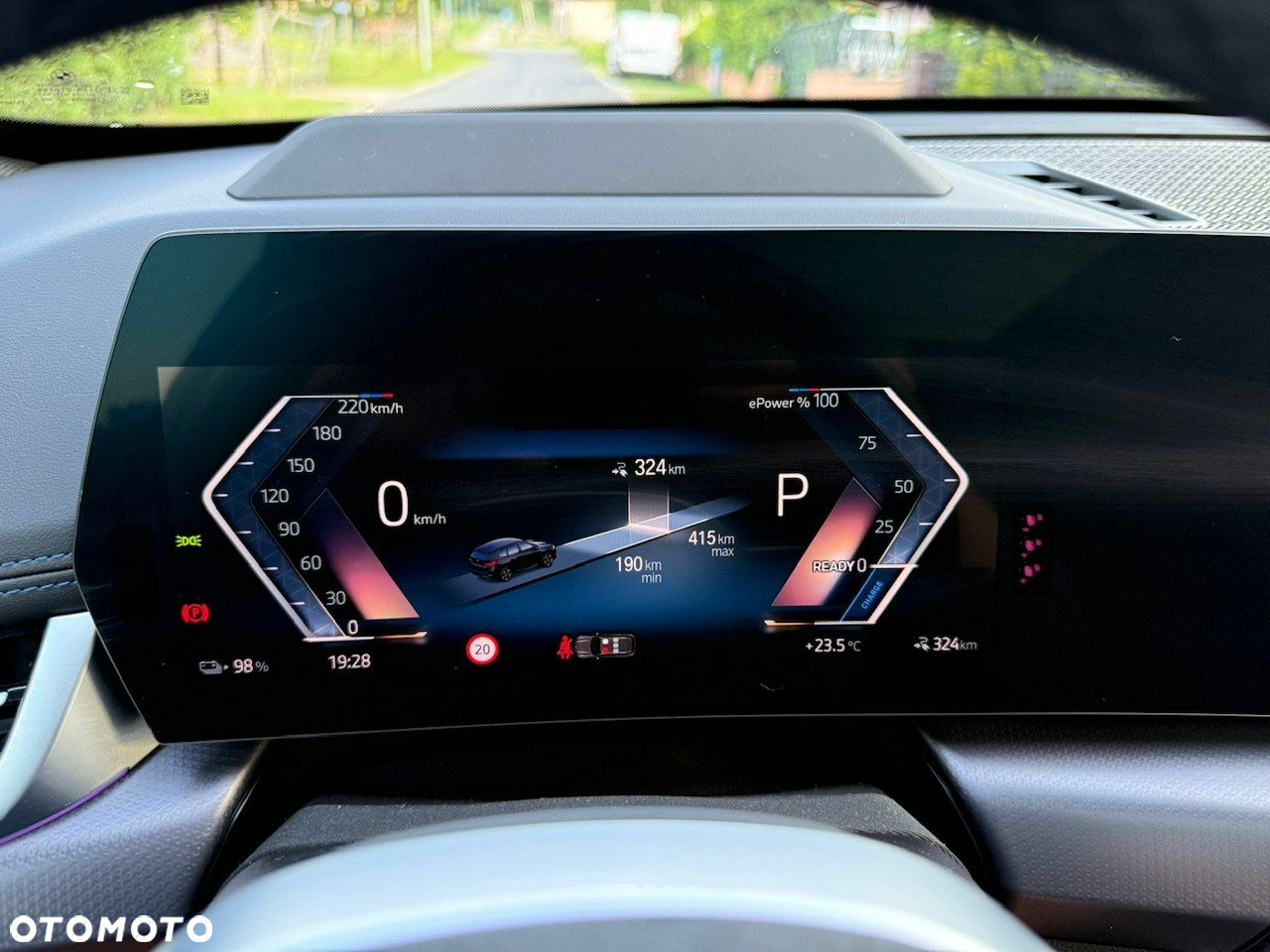 BMW iX1 xDrive30 66.5kWh M Sport - 14