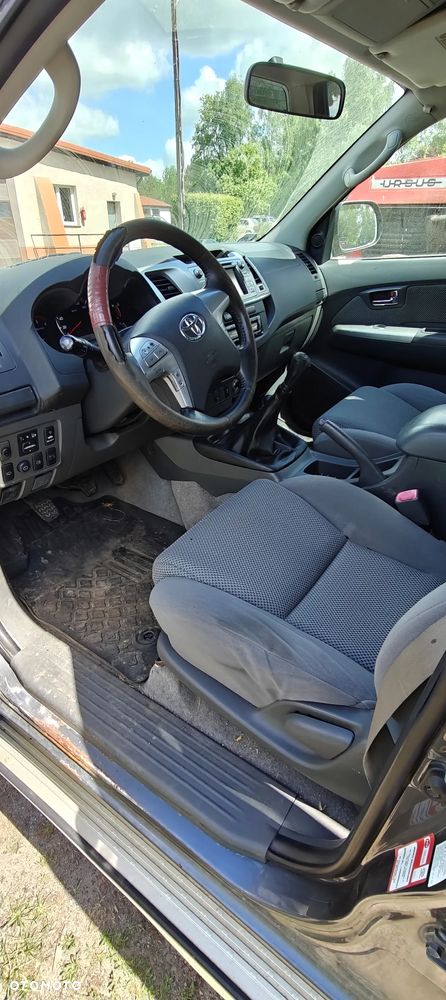 Toyota Hilux 3.0 D-4D SR5 - 5
