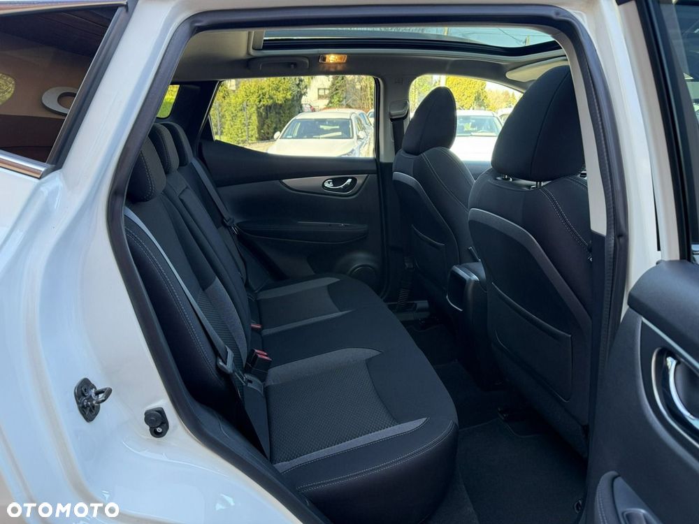 Nissan Qashqai 1.6 DIG-T N-Connecta - 25