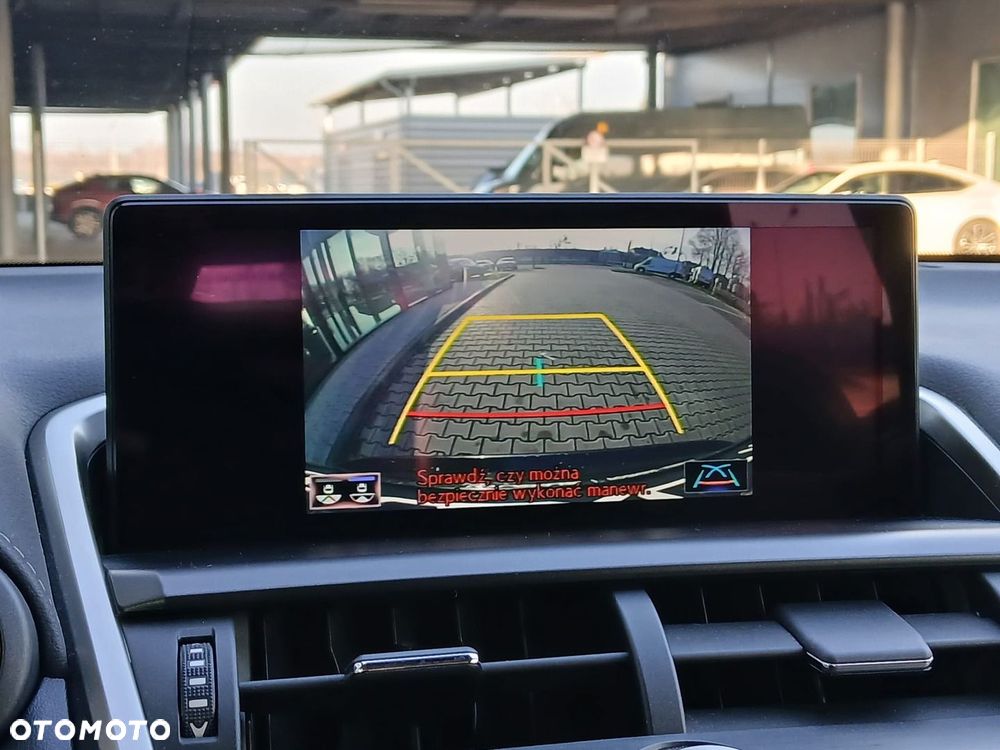 Lexus NX 300h F Impression AWD - 24