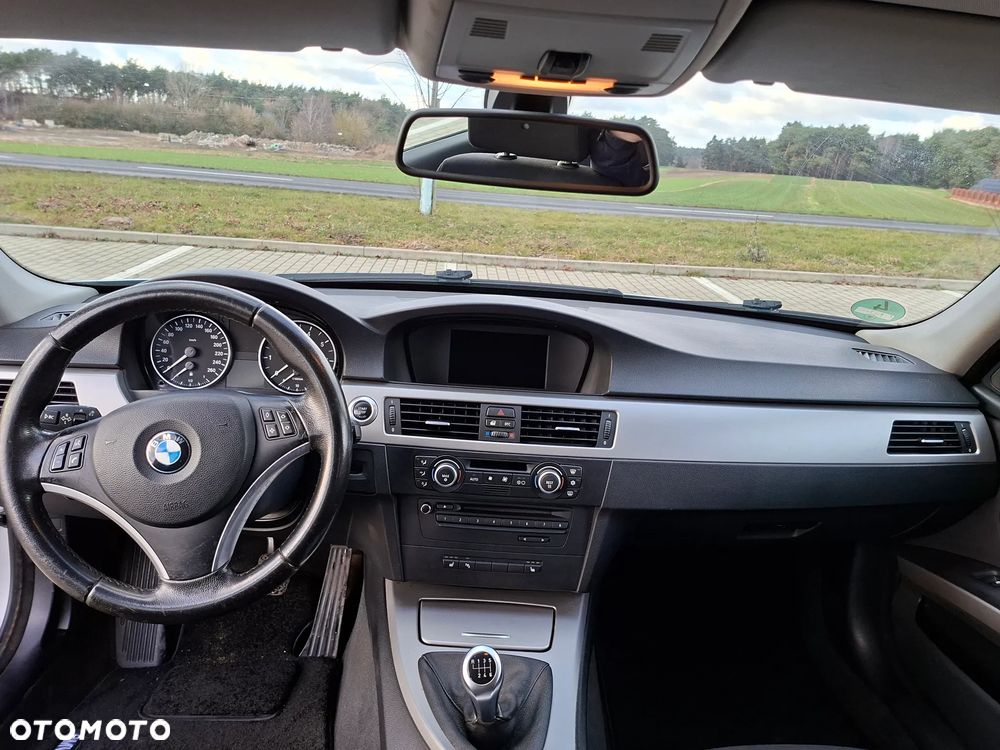 BMW Seria 3 318i - 10