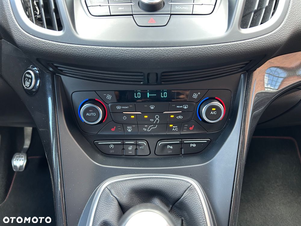 Ford Kuga 1.5 EcoBoost 2x4 Titanium - 25