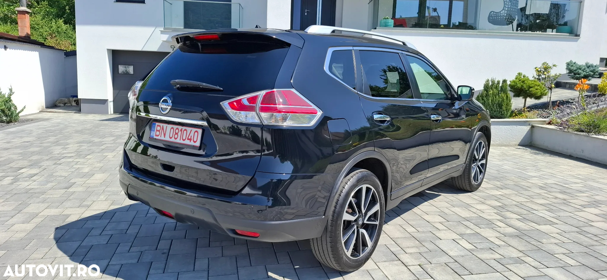 Nissan X-Trail 2.0 dCi ALL-MODE 4x4i Xtronic Tekna - 4