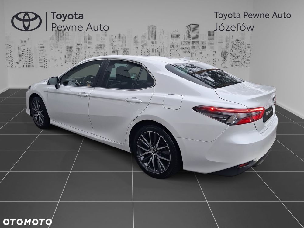 Toyota Camry 2.5 Hybrid Prestige CVT - 2