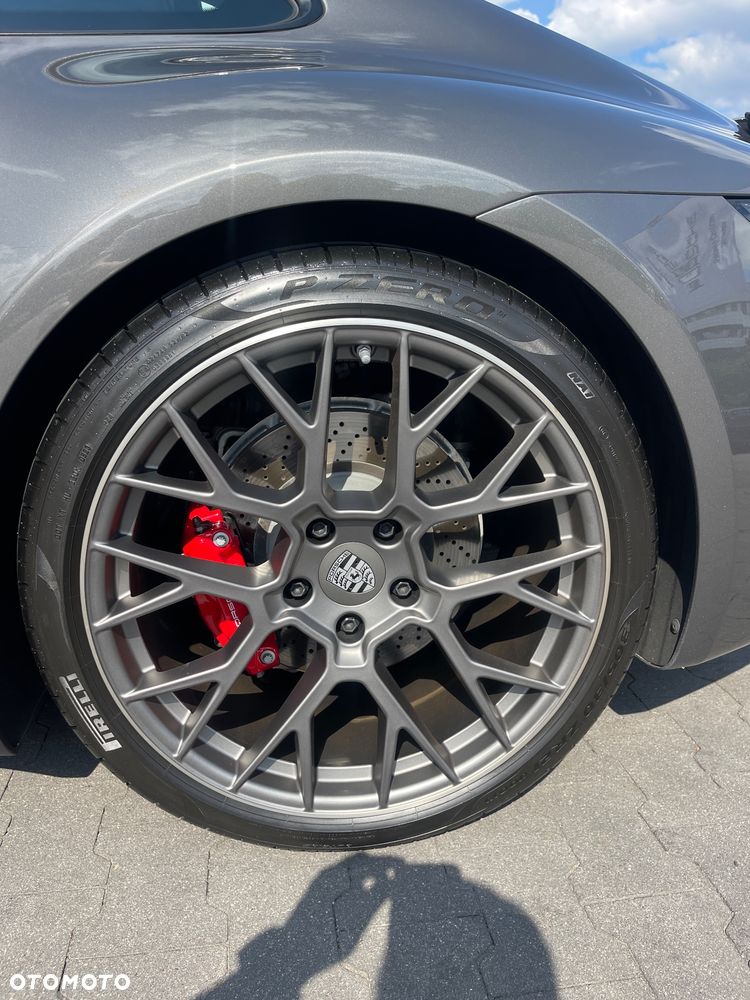 Porsche 911 Carrera 4S - 28