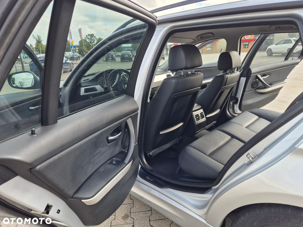 BMW Seria 3 - 18