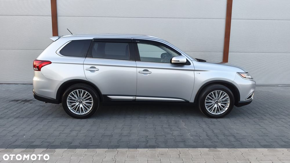 Mitsubishi Outlander - 10