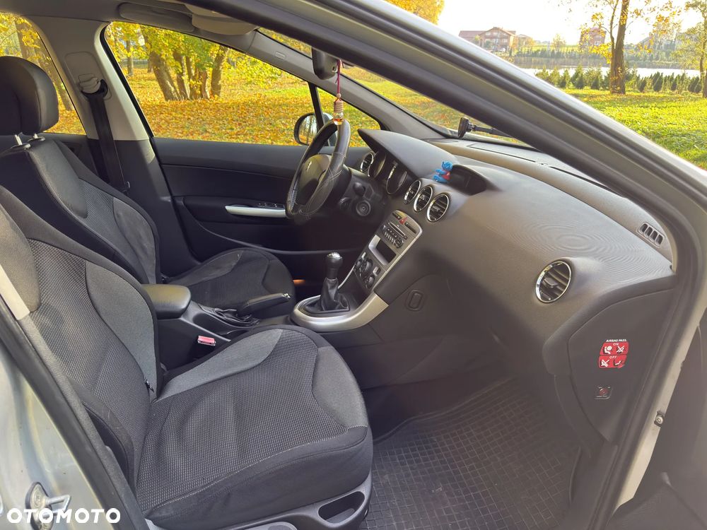 Peugeot 308 - 13
