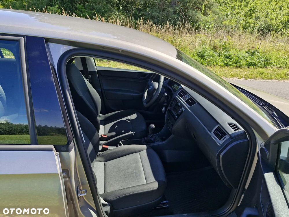Skoda RAPID 1.2 TSI Ambition - 12