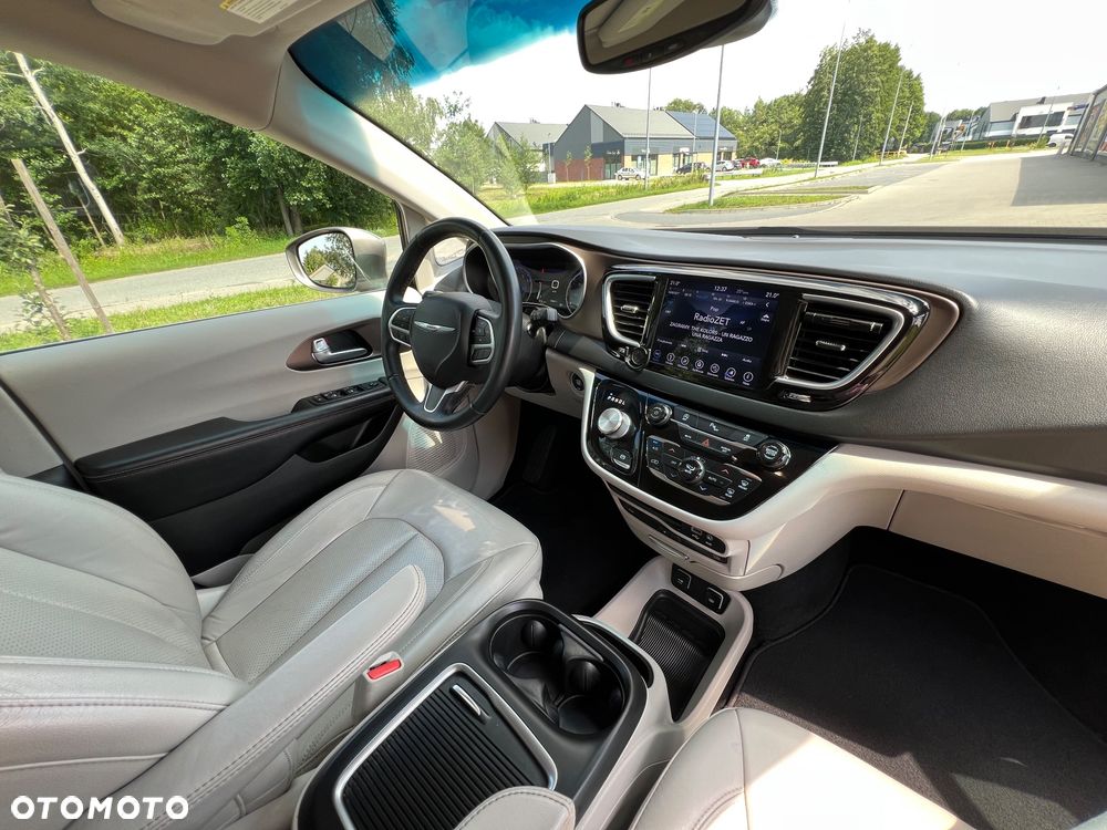 Chrysler Pacifica - 21