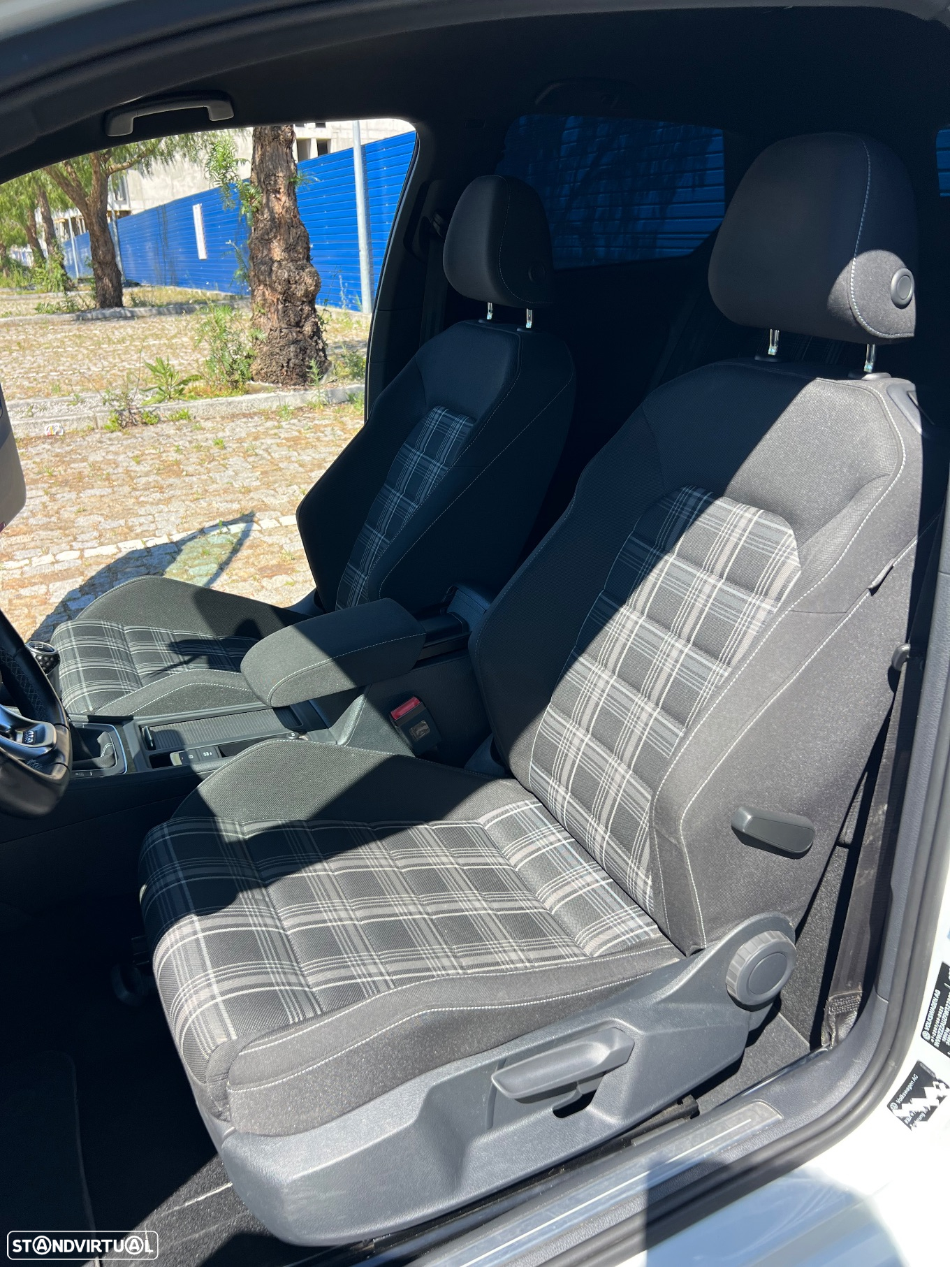 VW Golf 2.0 TDI GTD - 11