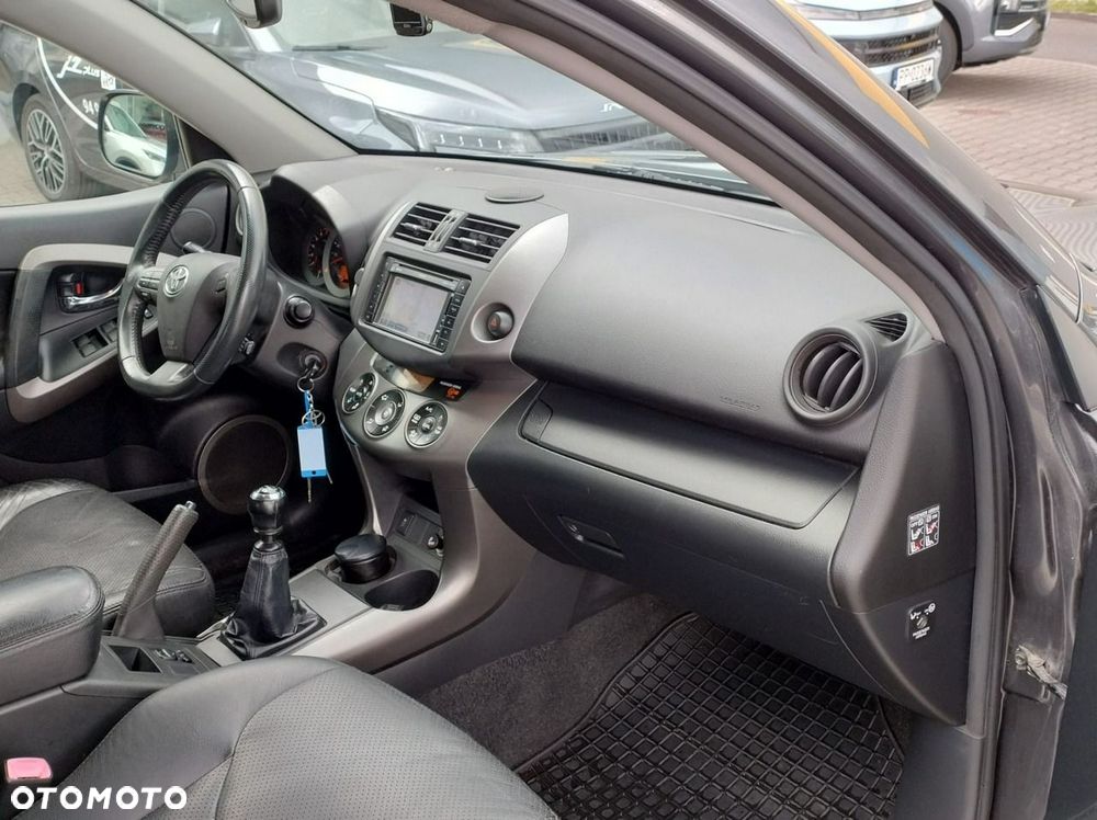 Toyota RAV4 - 12