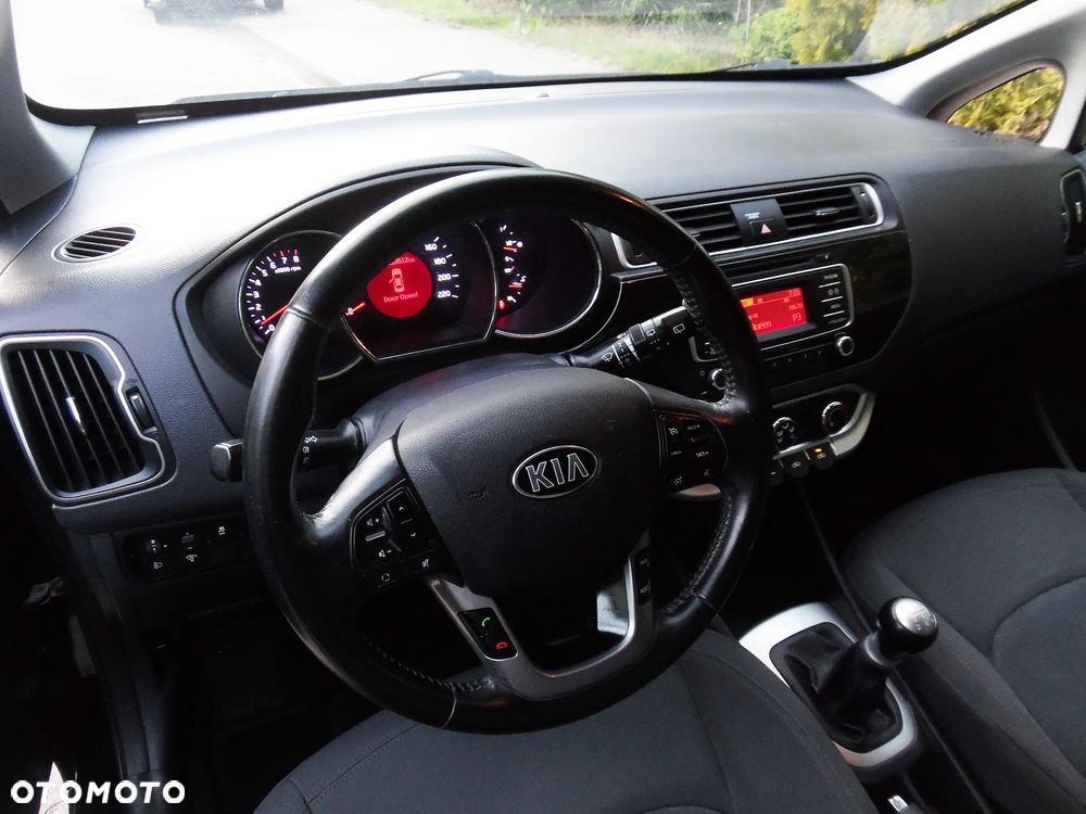 Kia Rio - 31