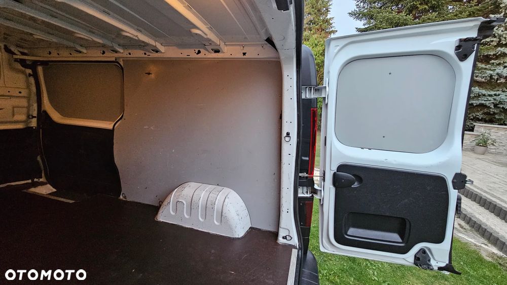 Opel Vivaro 120KM - 31