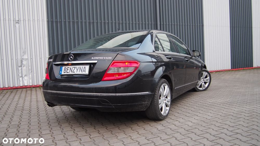 Mercedes-Benz Klasa C 180 Kompressor BlueEFFICIENCY Elegance - 15