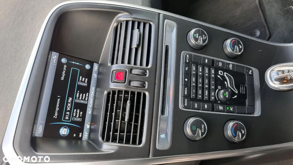 Volvo XC 60 D3 Geartronic Momentum - 24