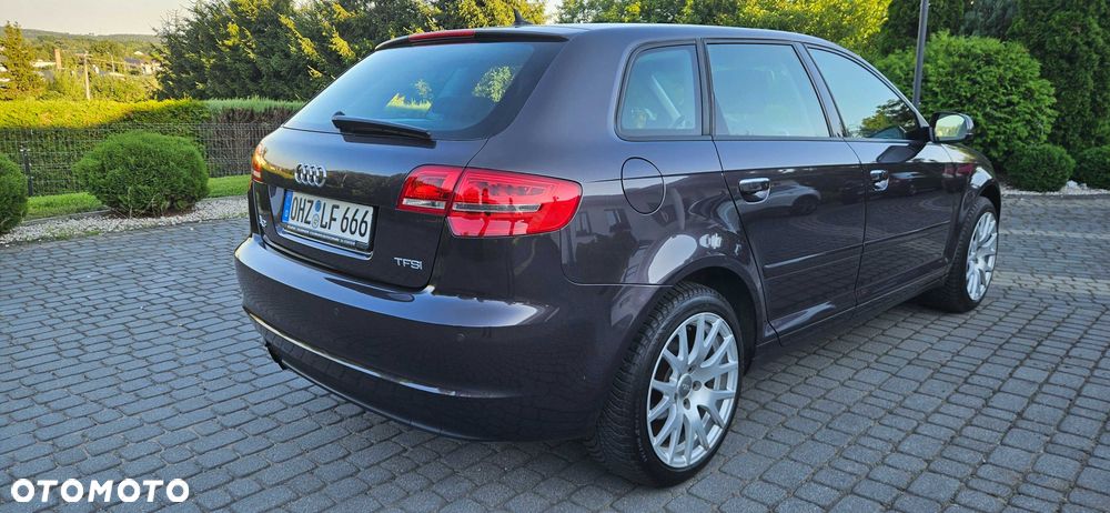 Audi A3 Sportback - 3