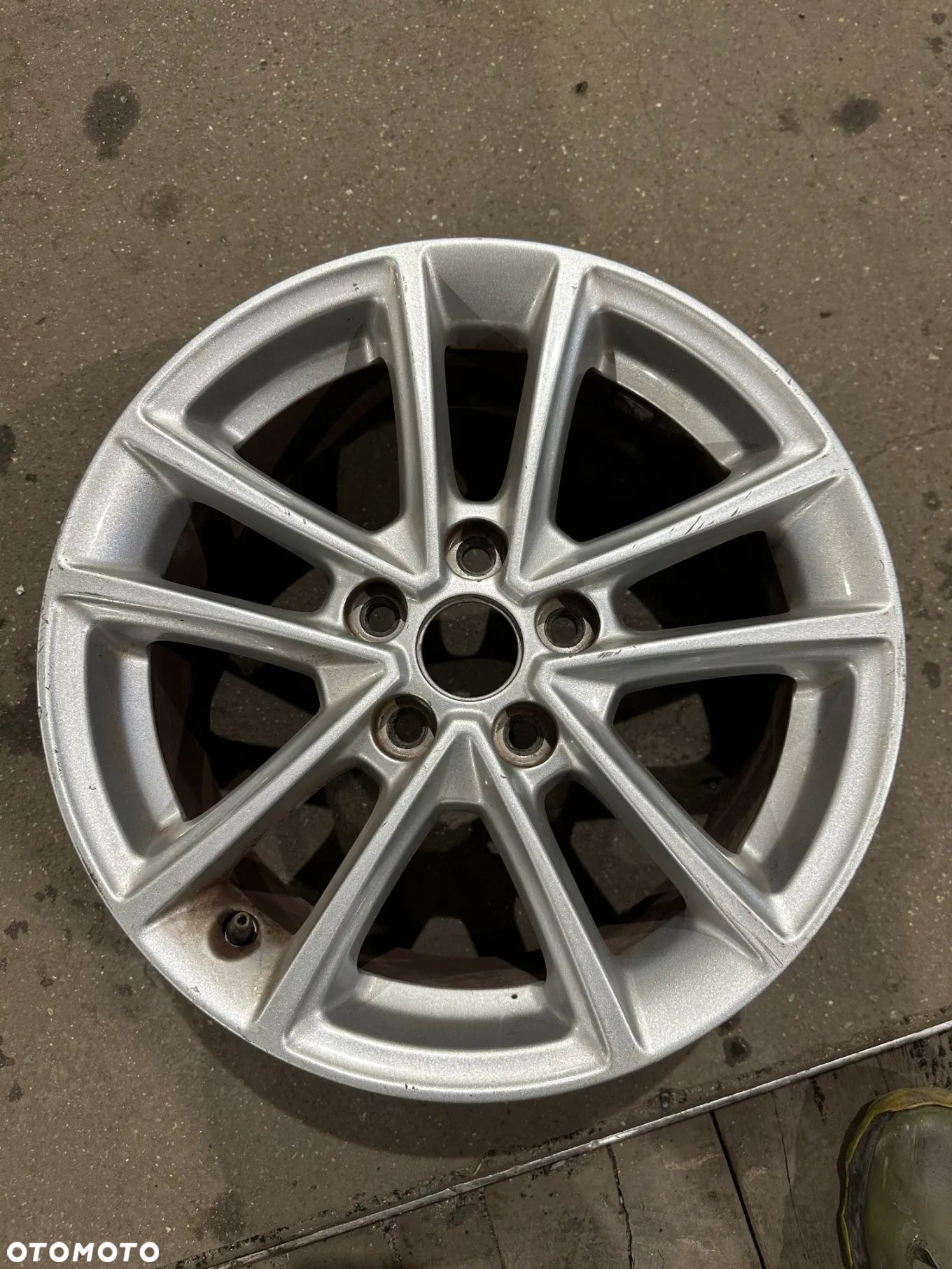 Ford 5x108 Felga Alu 7j x 16 ET50 F1EC-1007-A1A - 1